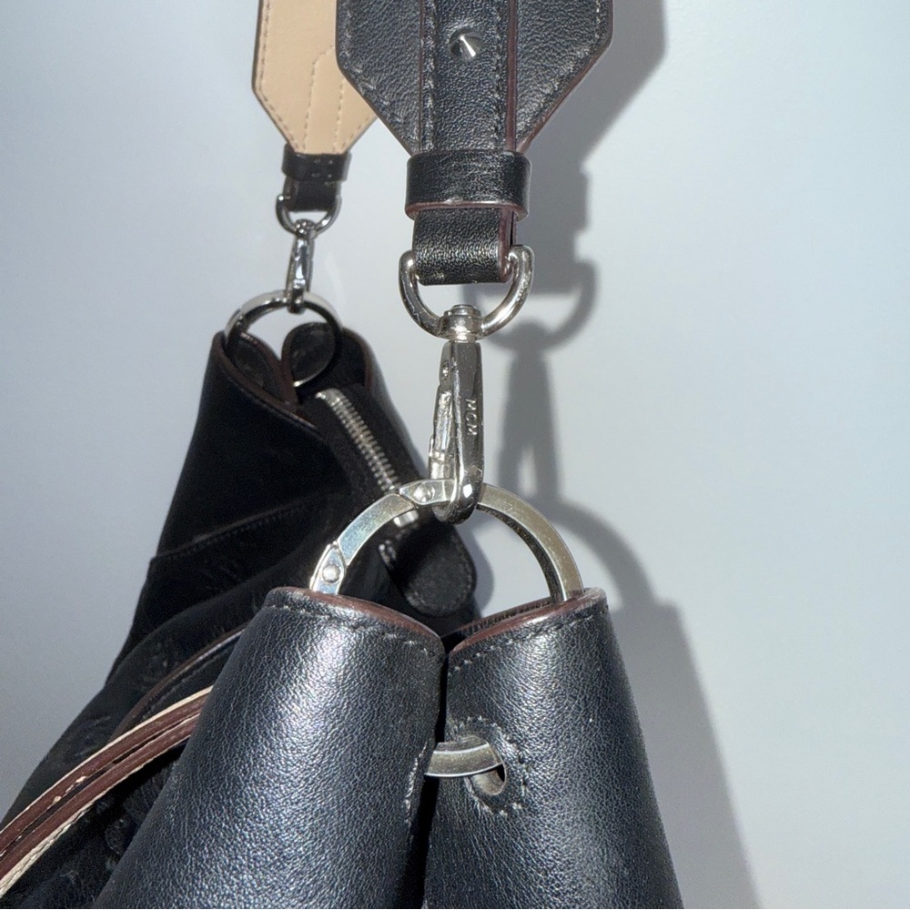 MCM Klara Large Black Leather Shoulder Bag - Picture 4 of 13